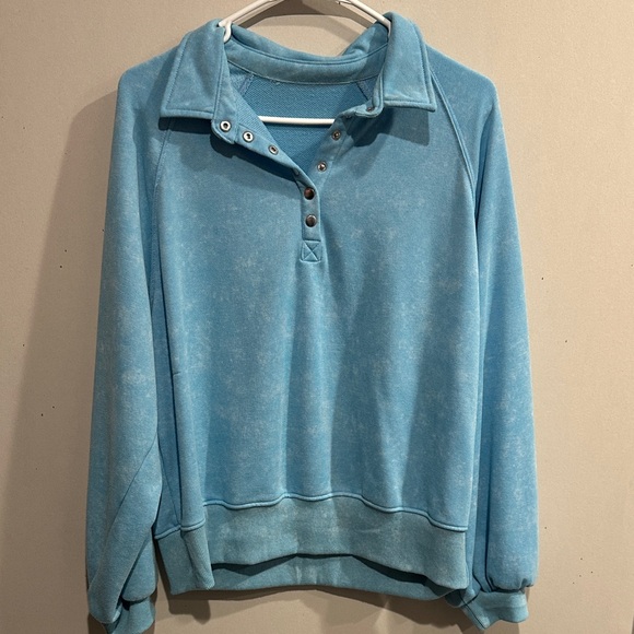 Light blue pullover - Picture 1 of 3